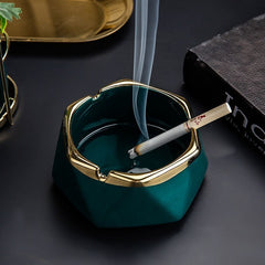 European Light Luxury Ceramic Ashtray With Gold Tracery